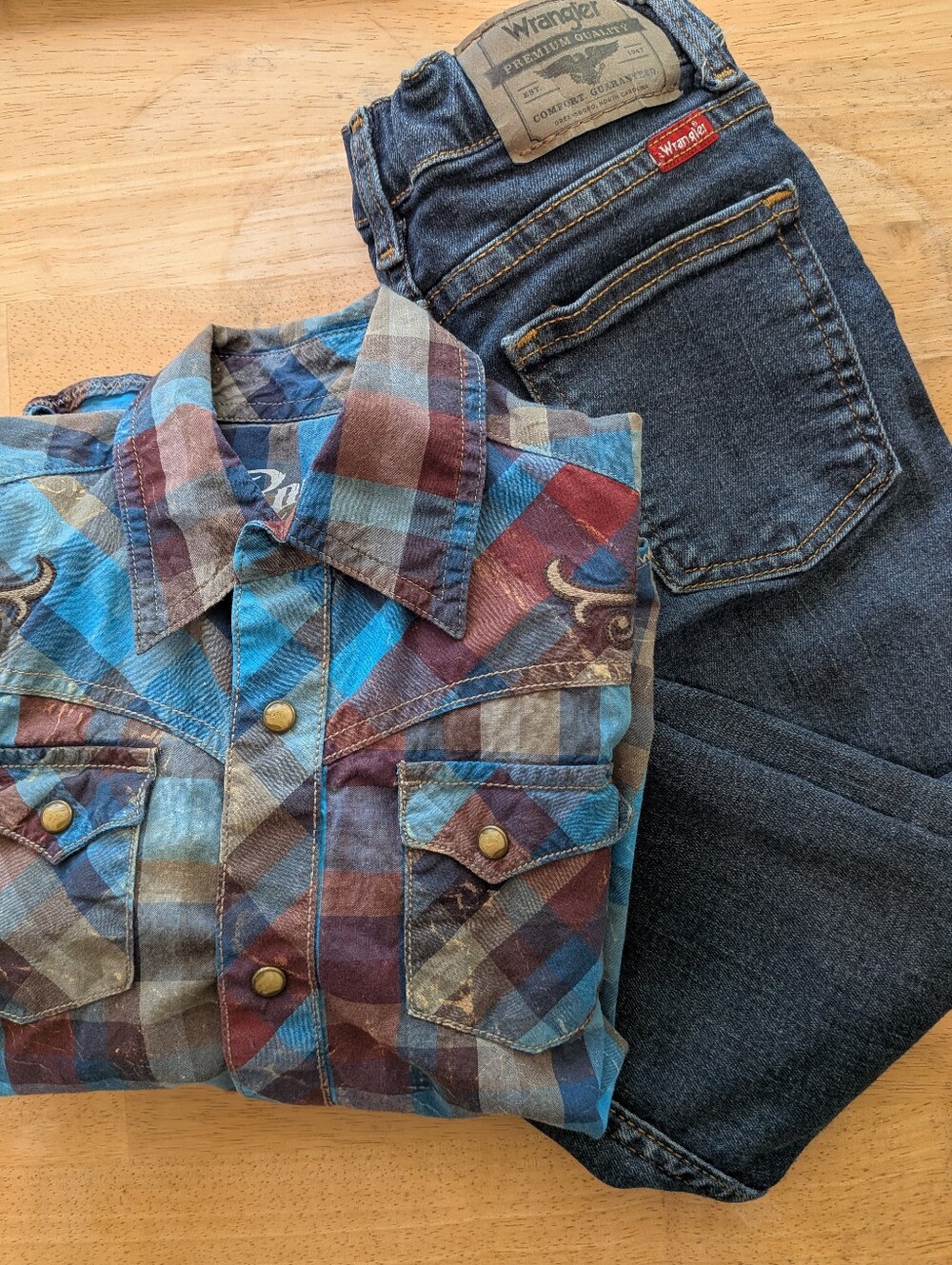 Wrangler Size 5 Classic Straight Jeans And Small Wrangler Pearl Snap Shirt